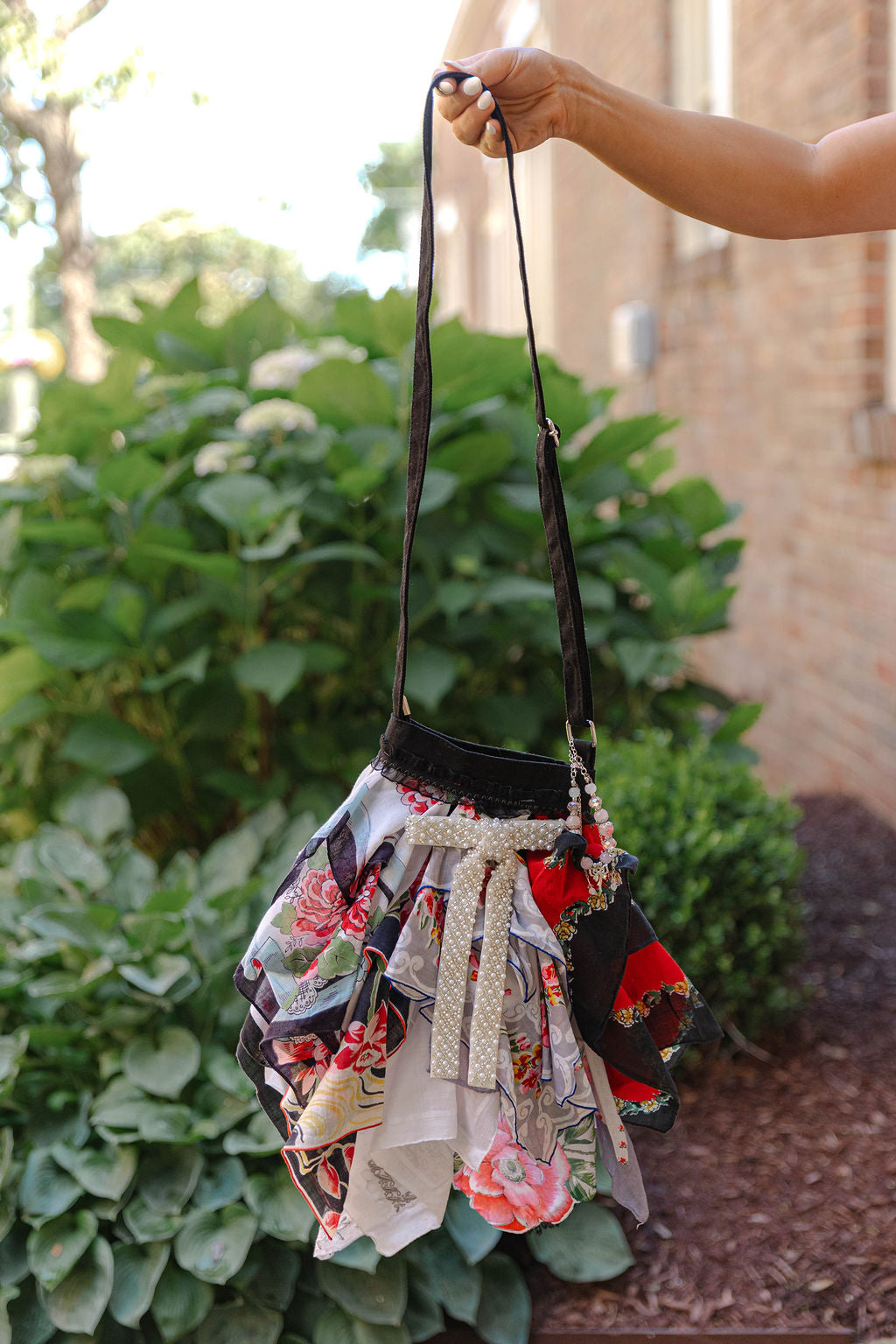 Crossbody Snagbag- Red Multi