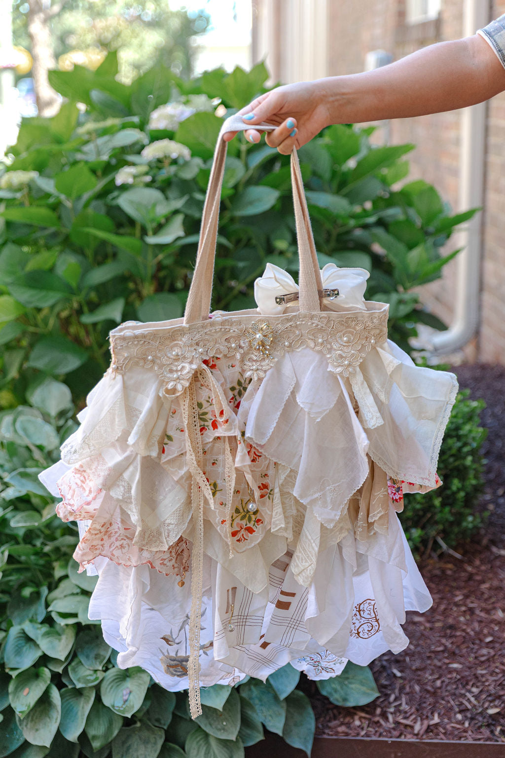 Large Snagbag- Champagne Pearl Multi