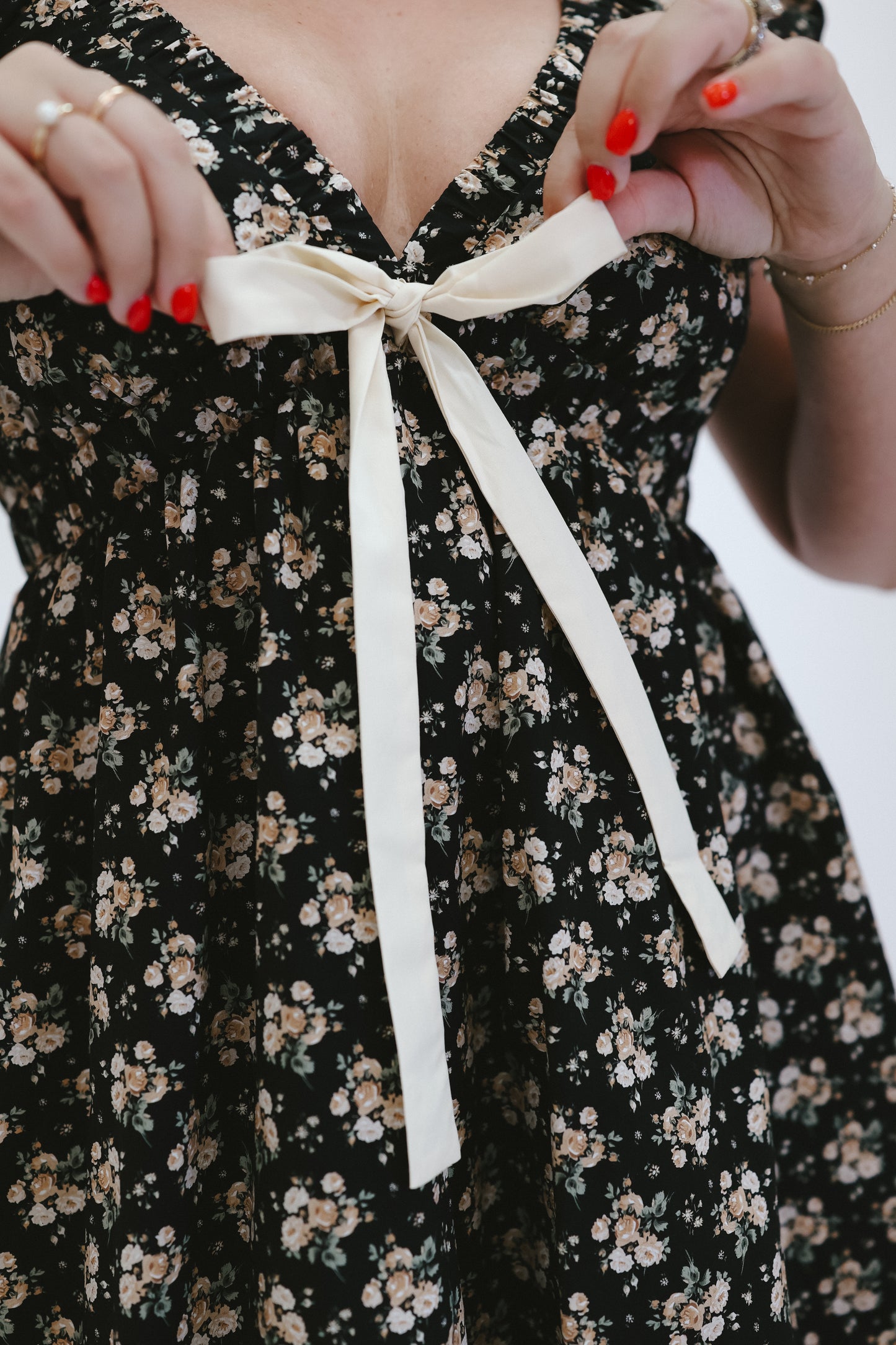 Victoria Bubble Sleeve Floral Dress - Black