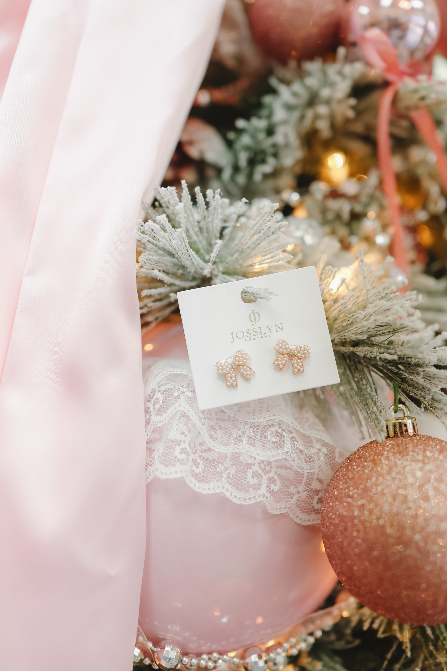 Minnie Pearl Bow Earrings - Gold