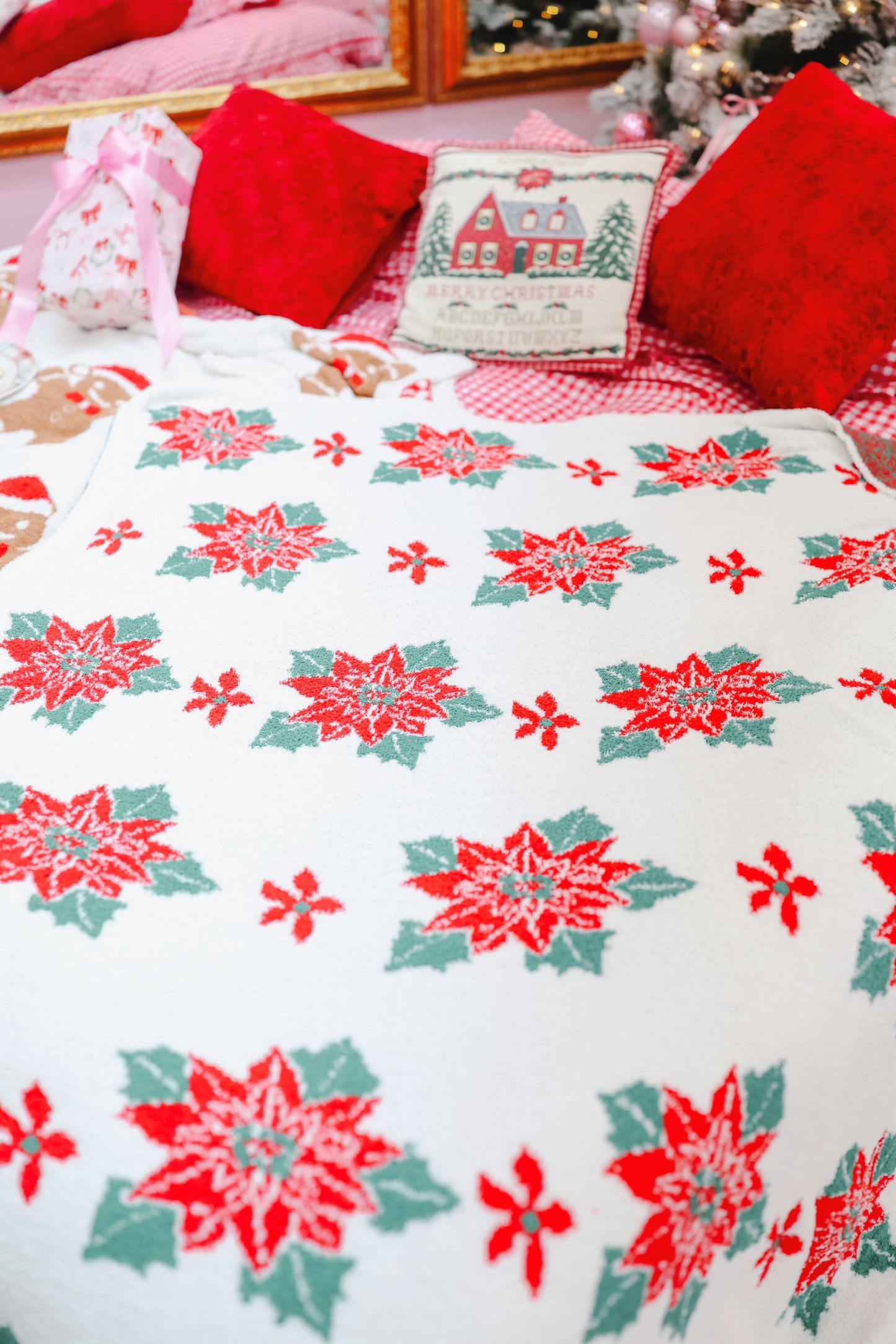Poinsettia Soft Throw Blanket - Beige/Red