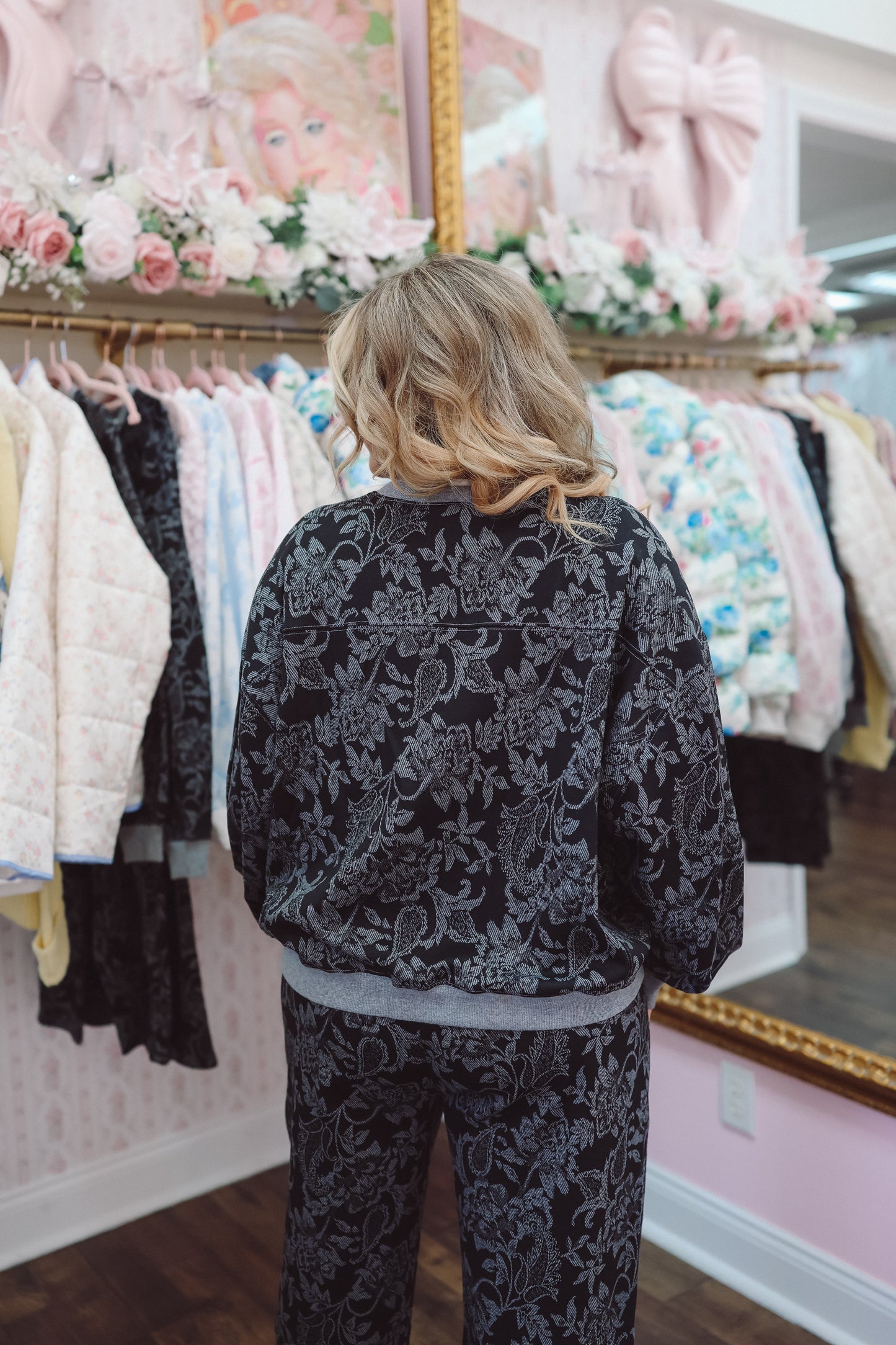 Annie Floral Pullover - Black