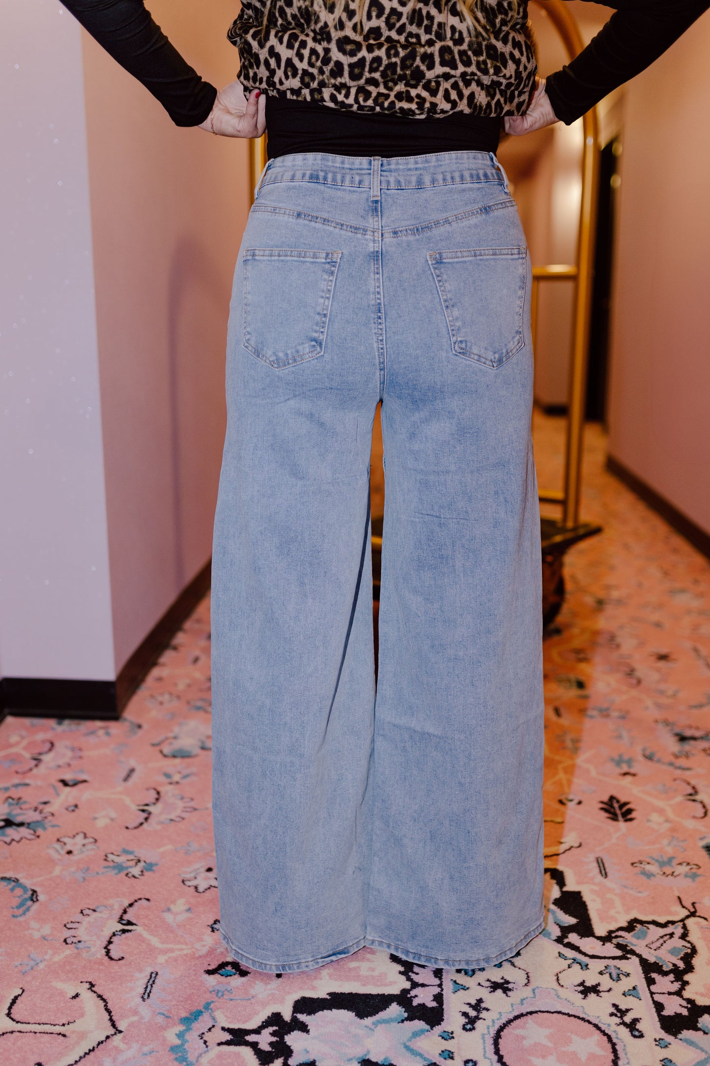 Kamiyah Jeans- LIght Wash