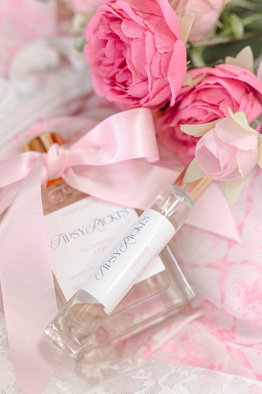 10 ml rollerball of Tipsy Ricki’s signature fall scent, coconut-oil based and alcohol free.