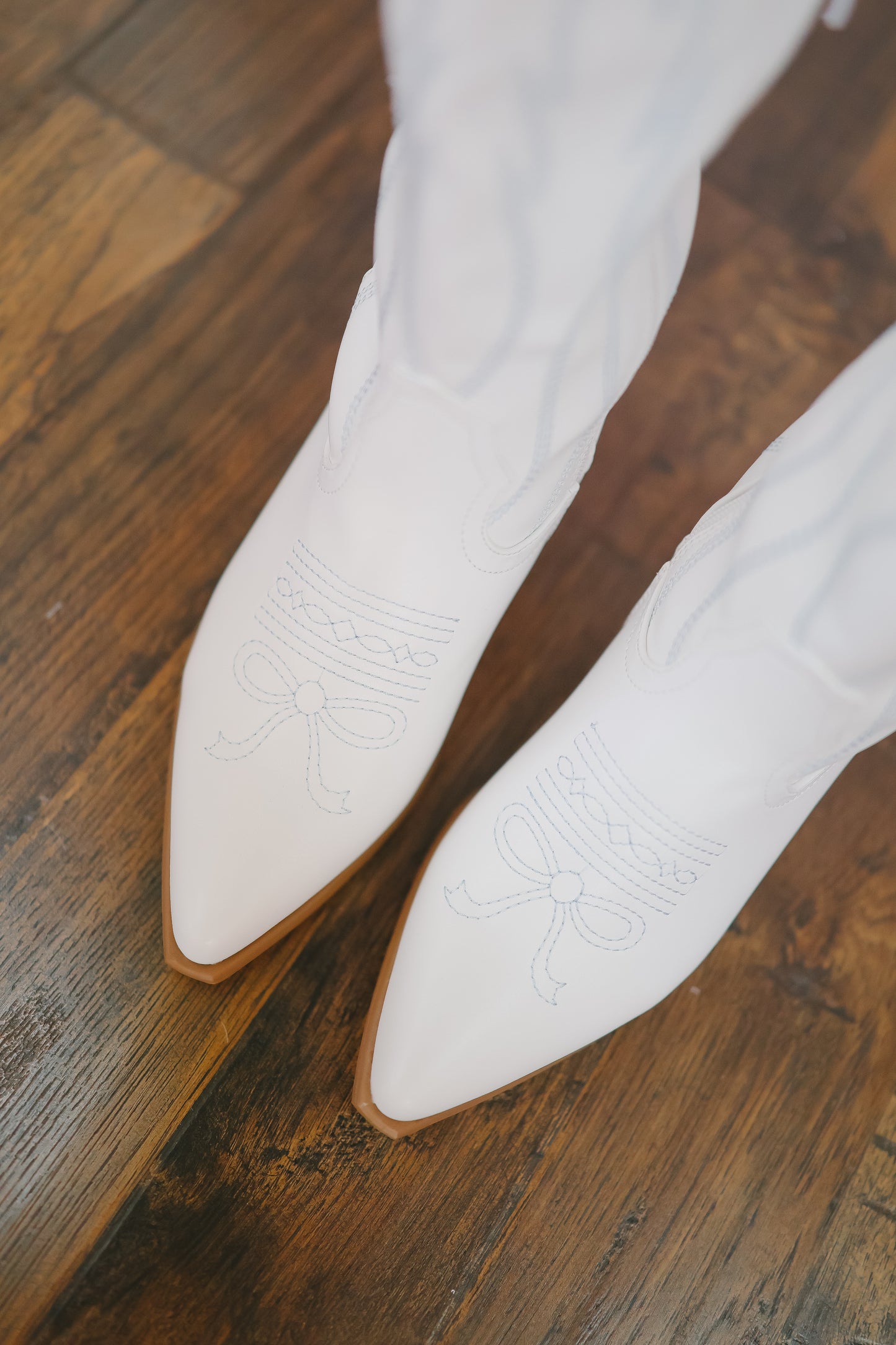 Mae Stitched Bow Cowboy Boots - White/Blue