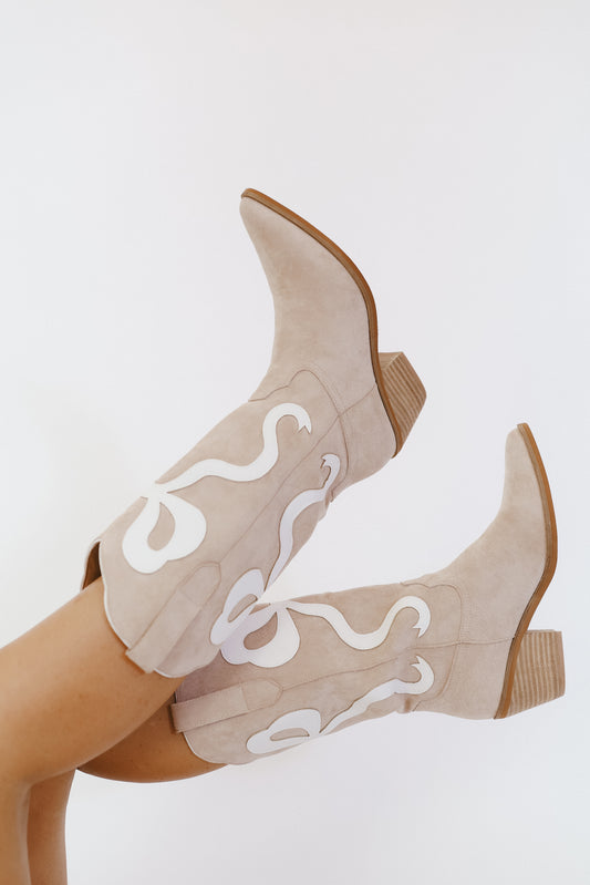 Glenda Bow Western Boots – Tan Suede