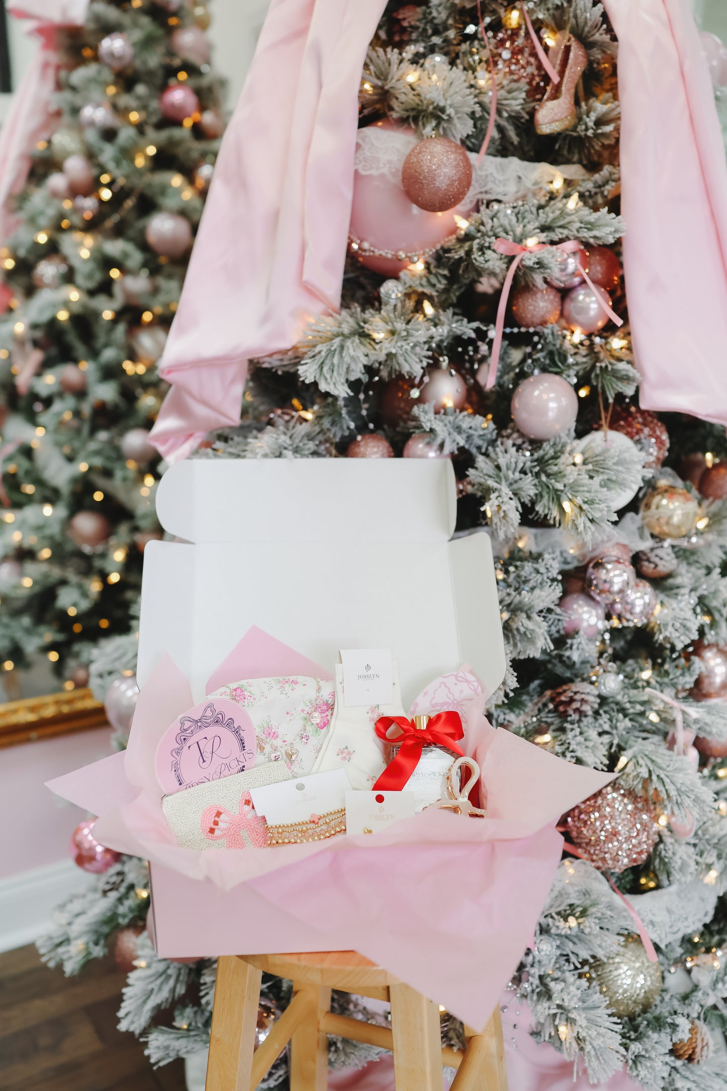 Coquette Christmas Curated Box — Deluxe