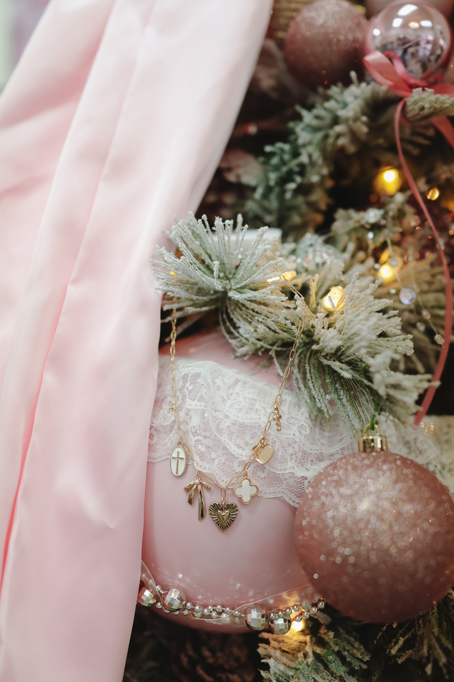 Becky Bow Charm Necklace - Gold