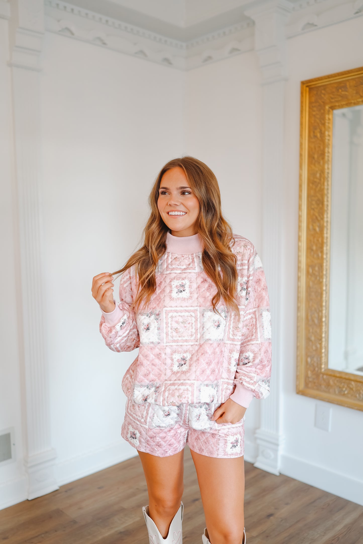 Mckinley Quilted Floral Patchwork Sweatshirt & Shorts Set - Pink