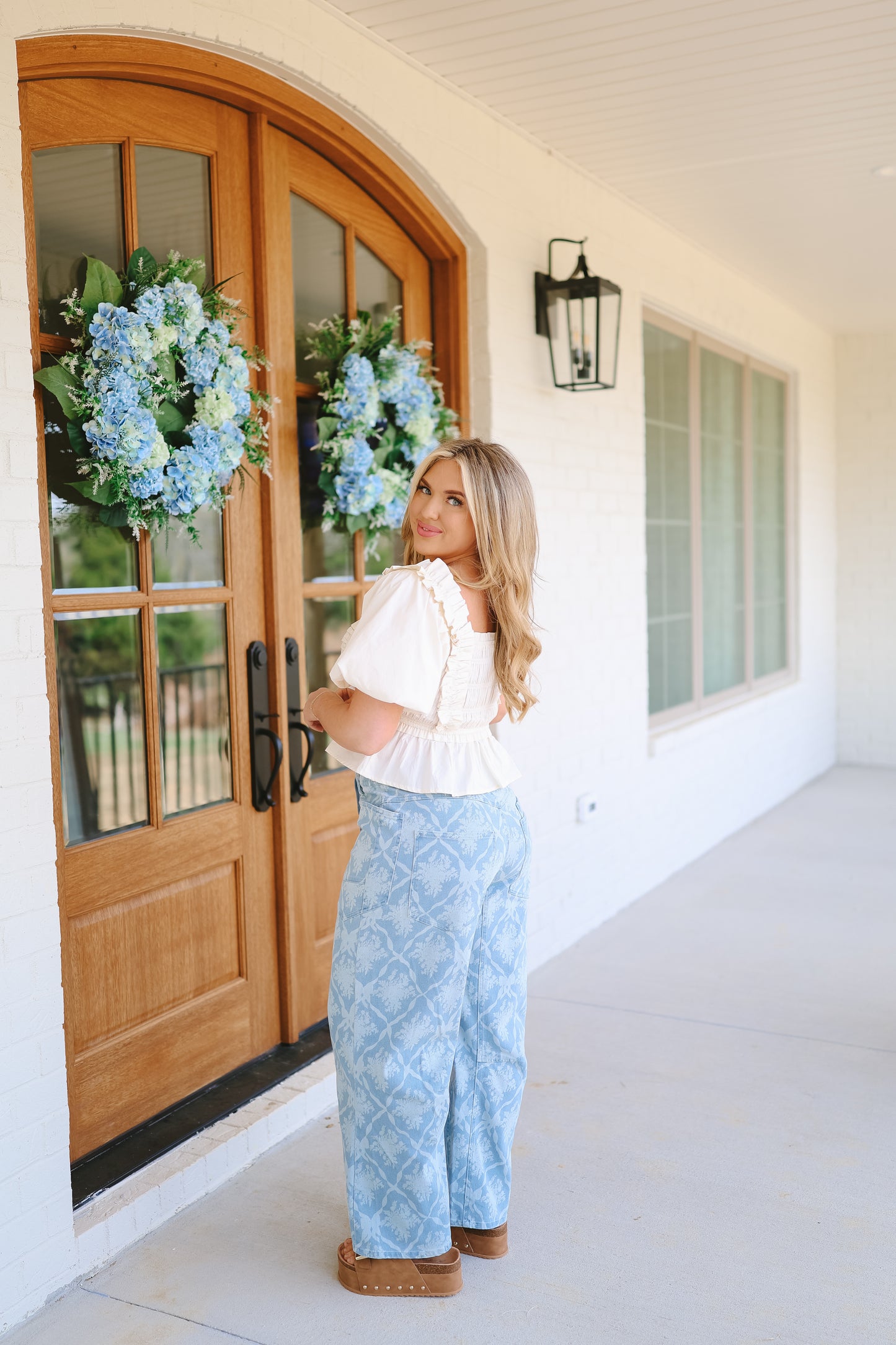 Paulene Coquette Barrel Jeans - Light Wash