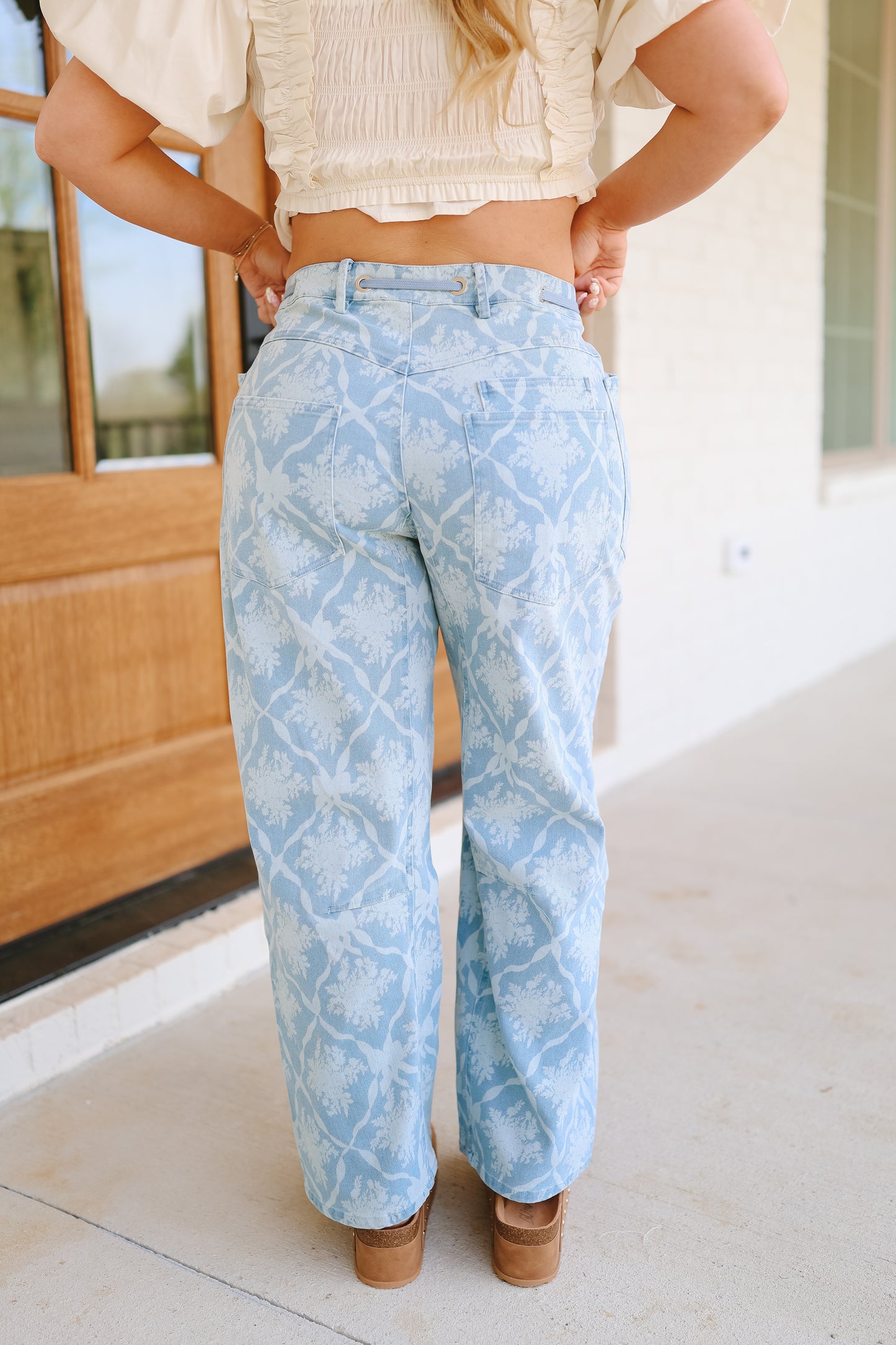 Paulene Coquette Barrel Jeans - Light Wash