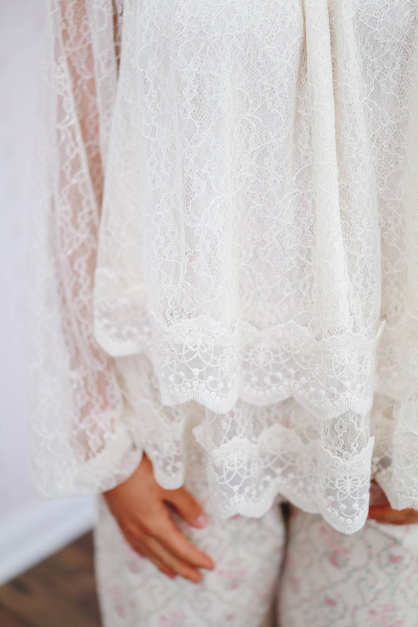 Ellison Lace Balloon Sleeves Top - Cream