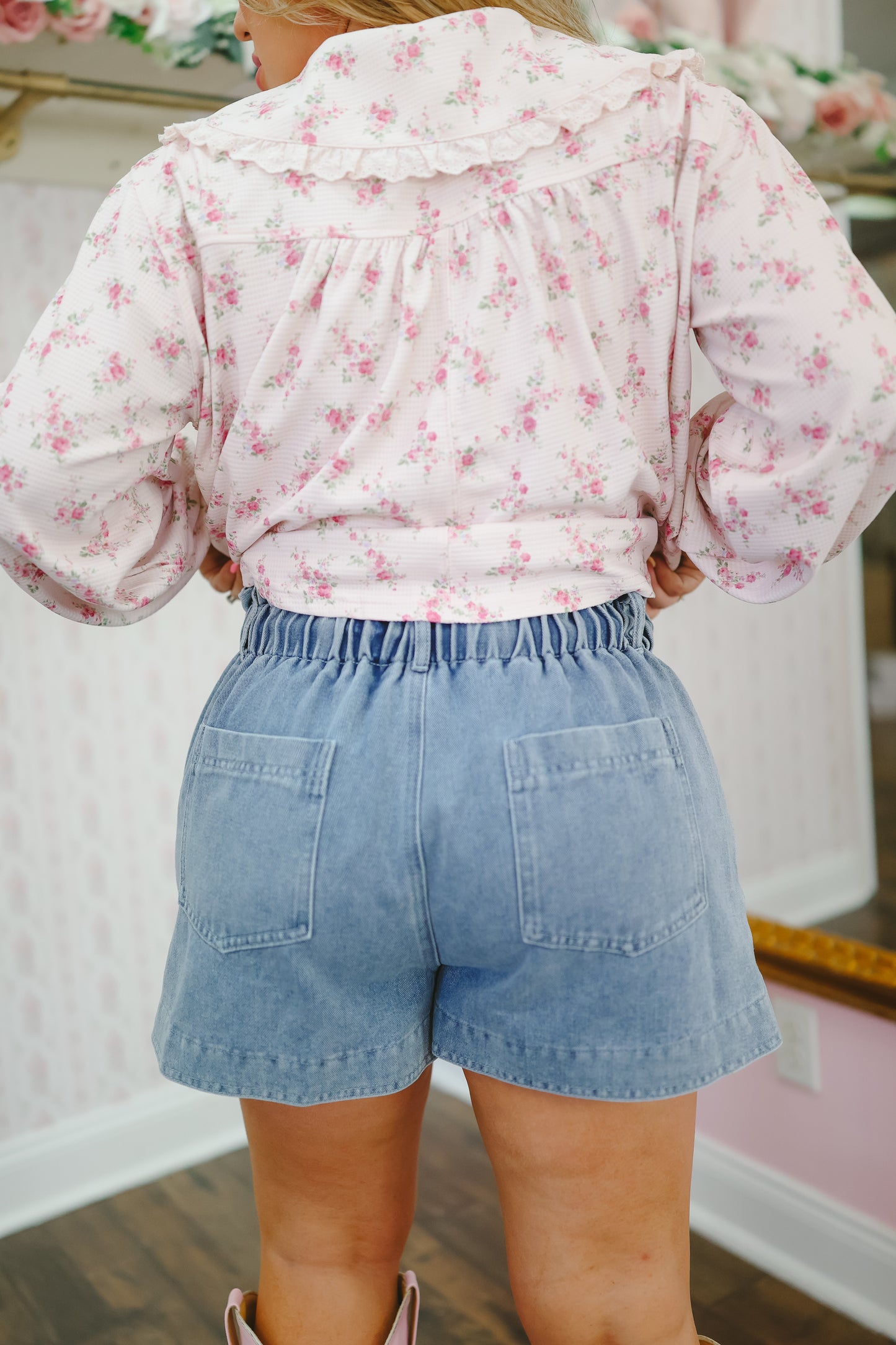 Dawn Denim Elastic Waist Shorts - Light Wash
