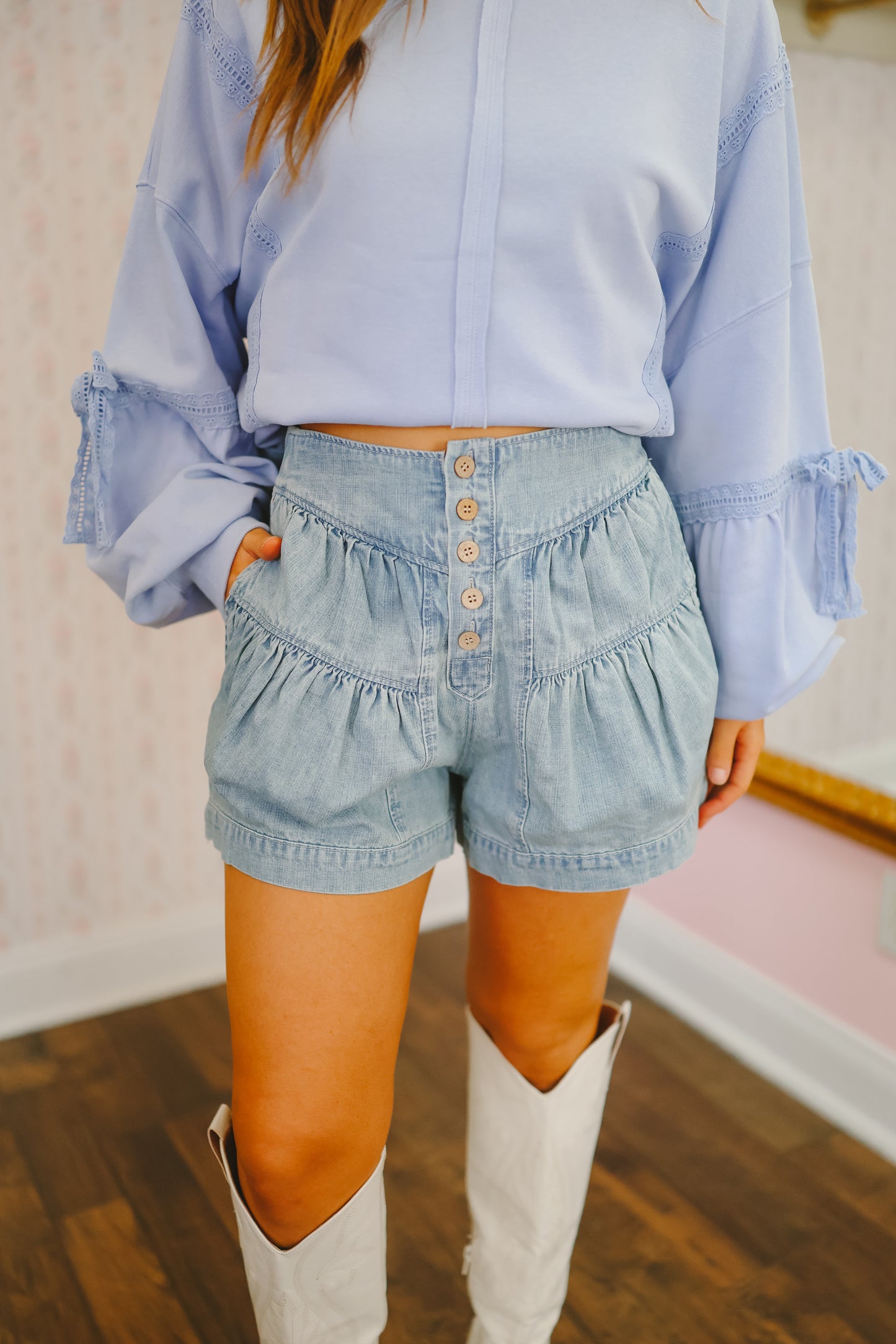 Shaylyn Pleated Denim Shorts - Light Wash