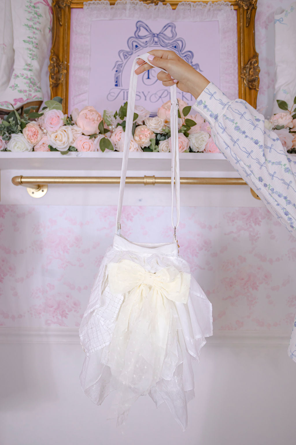 Crossbody Snagbag- White/Champagne