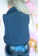 Load image into Gallery viewer, Gotta Run Puffer Vest- Reversible
