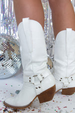Load image into Gallery viewer, White Cowgirl Boots White Boots Cowgirl Boots Nashville Cowgirl Boots Nashville Boots Nashville Shoes Bachelorette Party Shoes Nashville Broadway Looks Croc Cowboy Boots Western Boots Western Fashion
